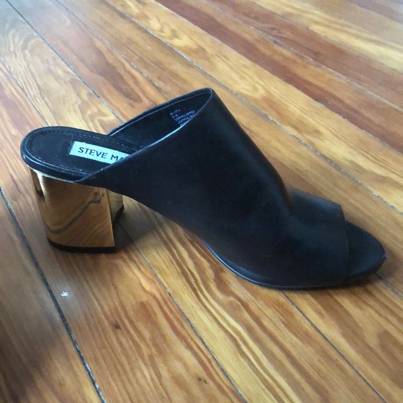 Steve Madden Infinitm Mule w/ gold heel - Picture 3 of 11